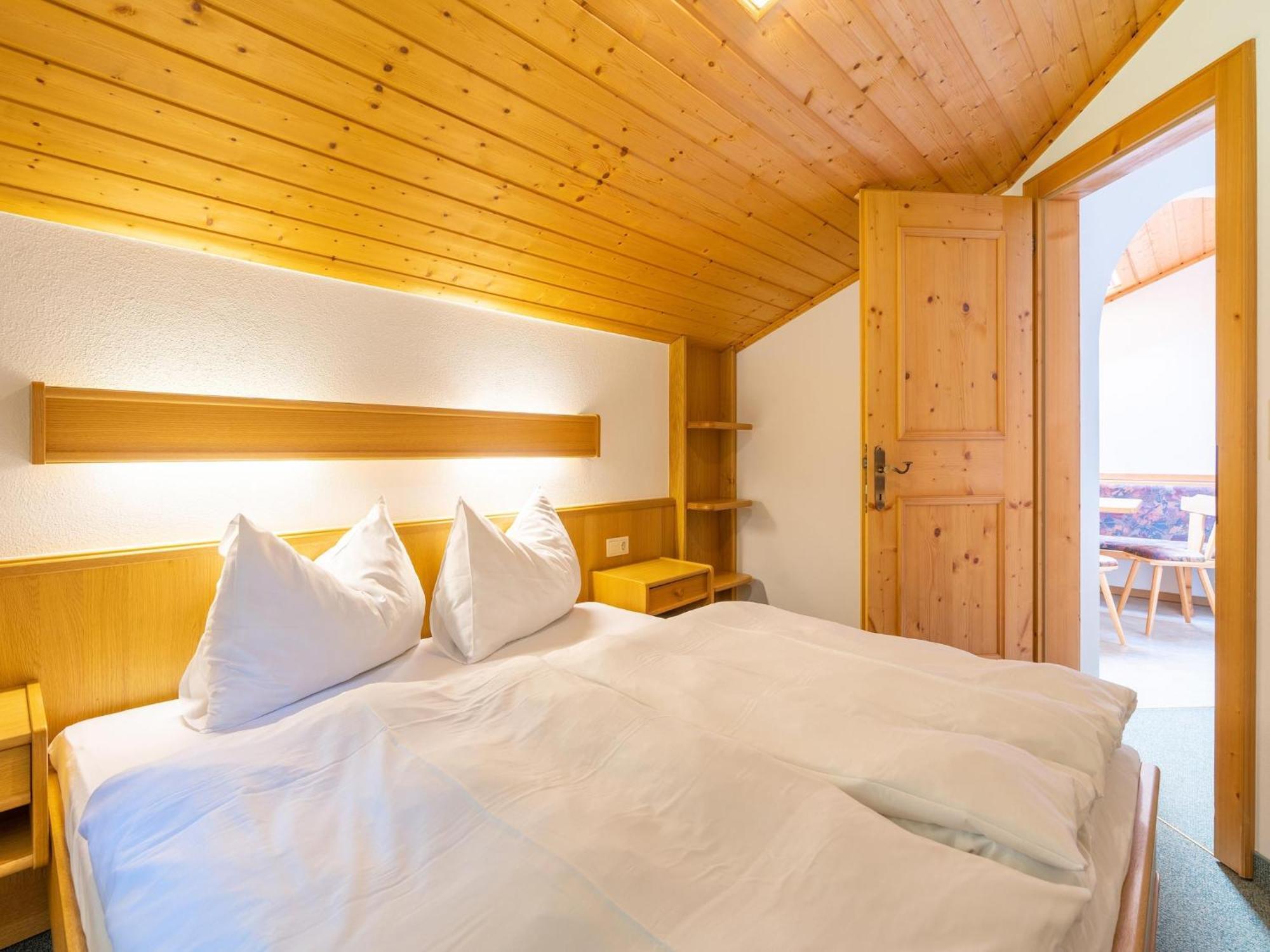 Beautiful Apartment In Mittersill With Balcony Buitenkant foto