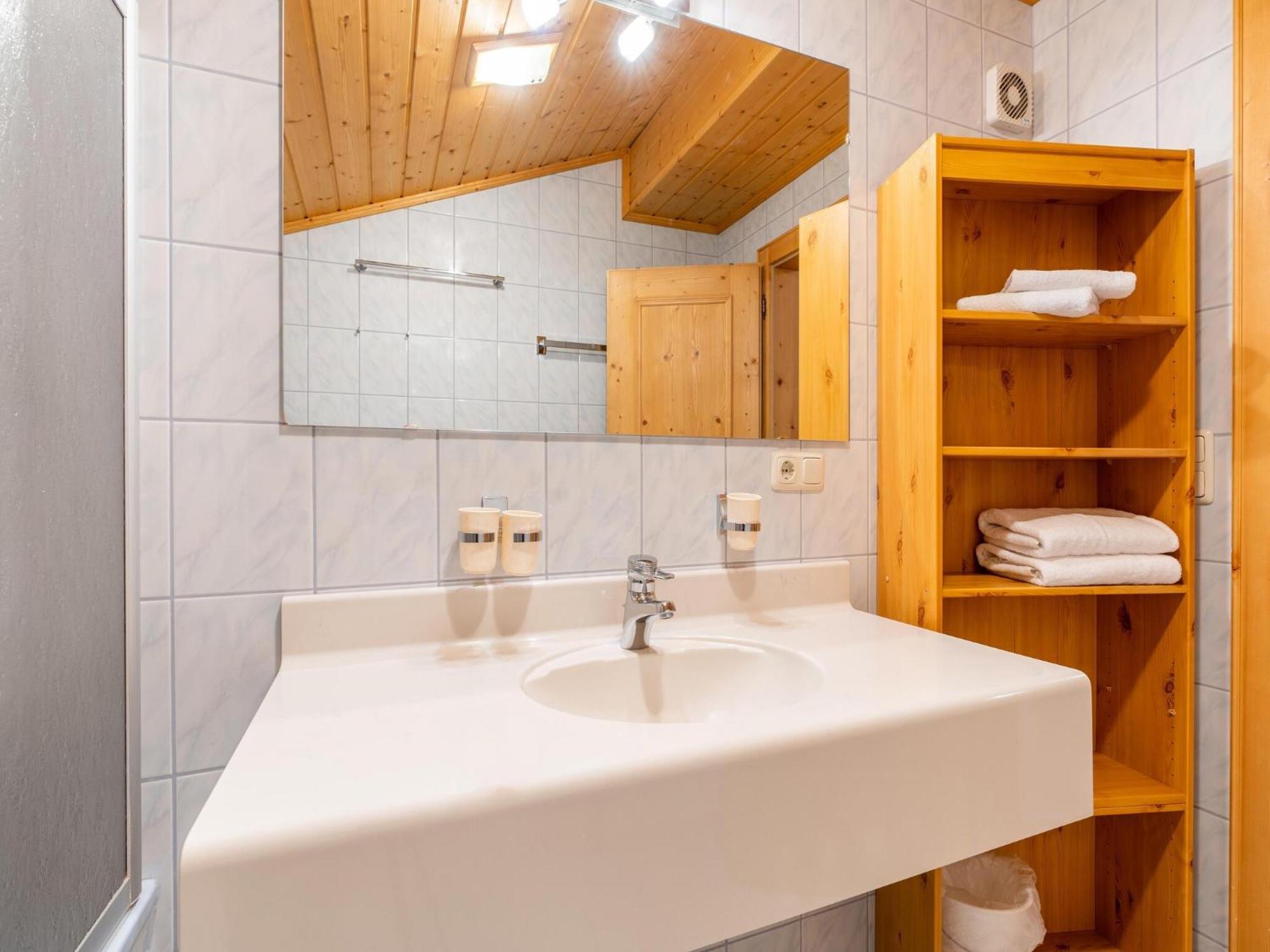 Beautiful Apartment In Mittersill With Balcony Buitenkant foto