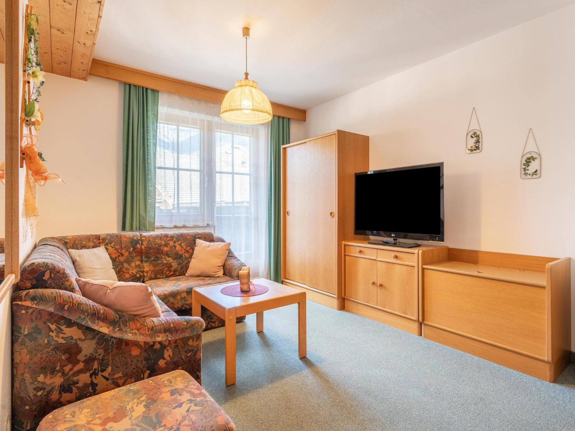 Beautiful Apartment In Mittersill With Balcony Buitenkant foto